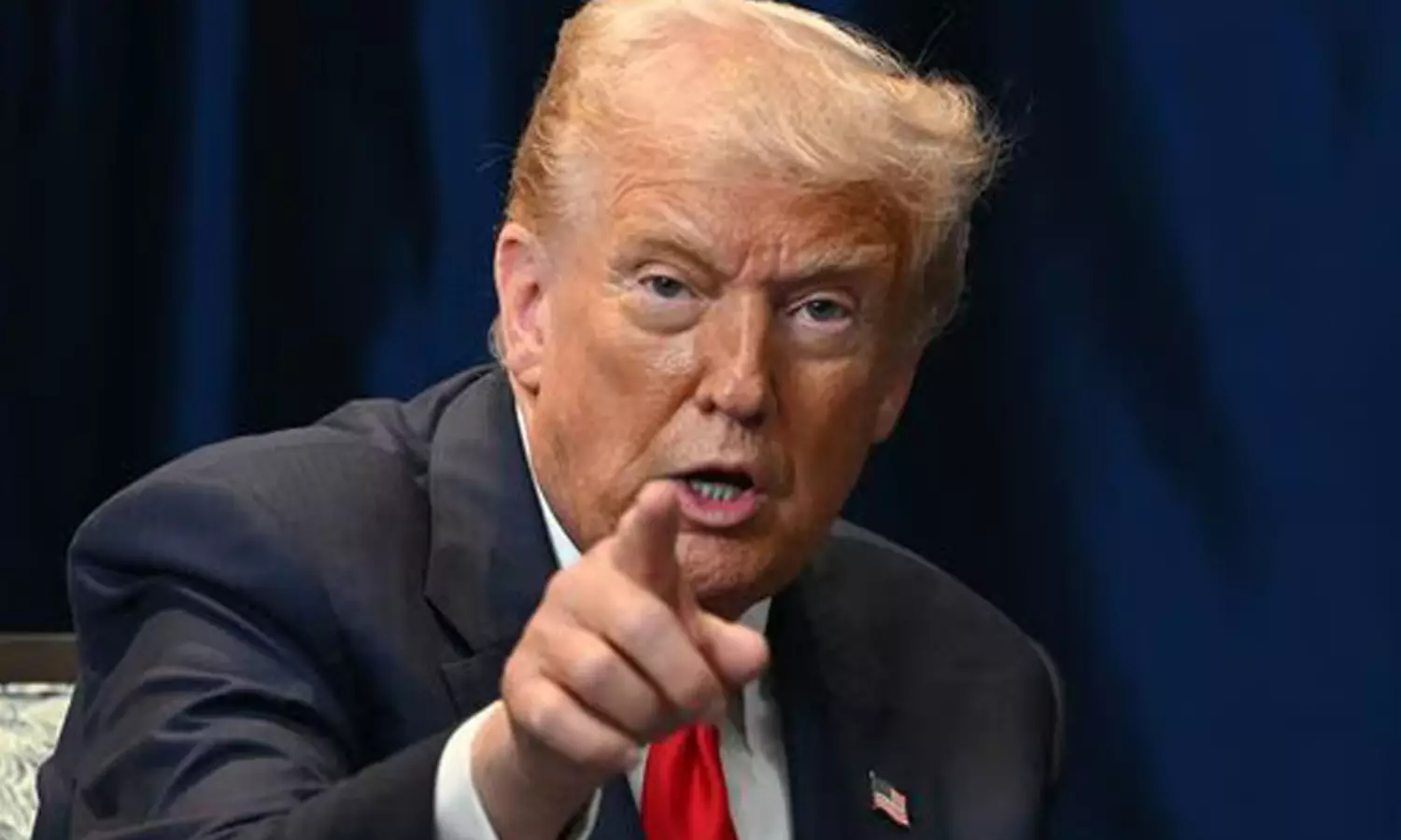 కుక్కలా పని చేస్తున్నారంటూ పోస్ట్.. థాంక్స్ చెప్పిన ట్రంప్.. అంతా అవాక్కు కుక్కలా పని చేస్తున్నారంటూ పోస్ట్.. థాంక్స్ చెప్పిన ట్రంప్.. అంతా అవాక్కు