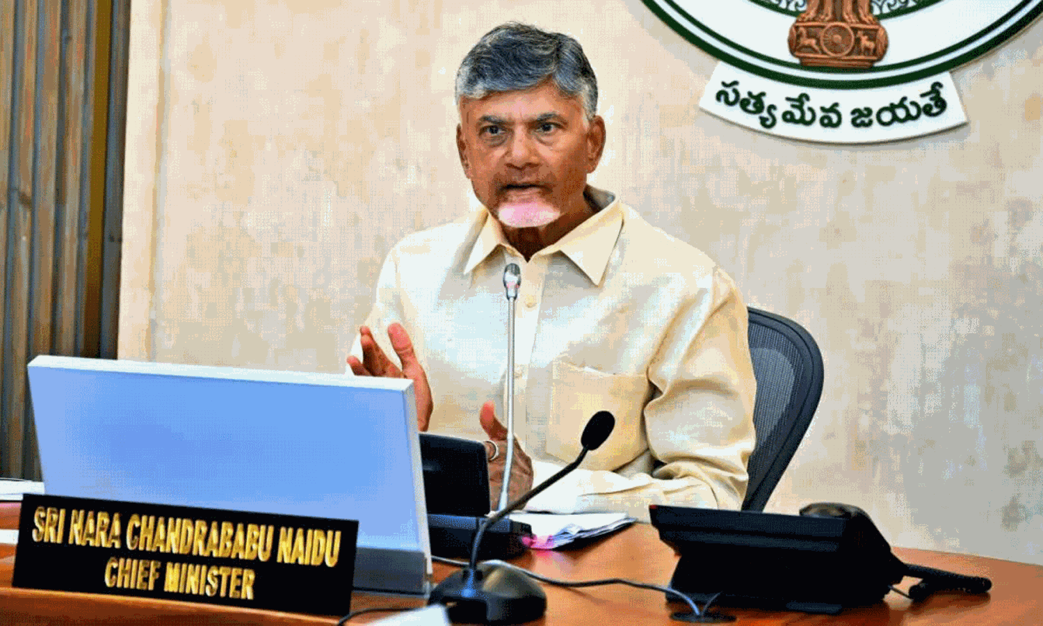 ఏపీకి పెట్టుబడులు మంచివే కానీ... ఇవి ఇంకా ఇంపార్టెంట్.. ! ఏపీకి పెట్టుబడులు మంచివే కానీ... ఇవి ఇంకా ఇంపార్టెంట్.. !