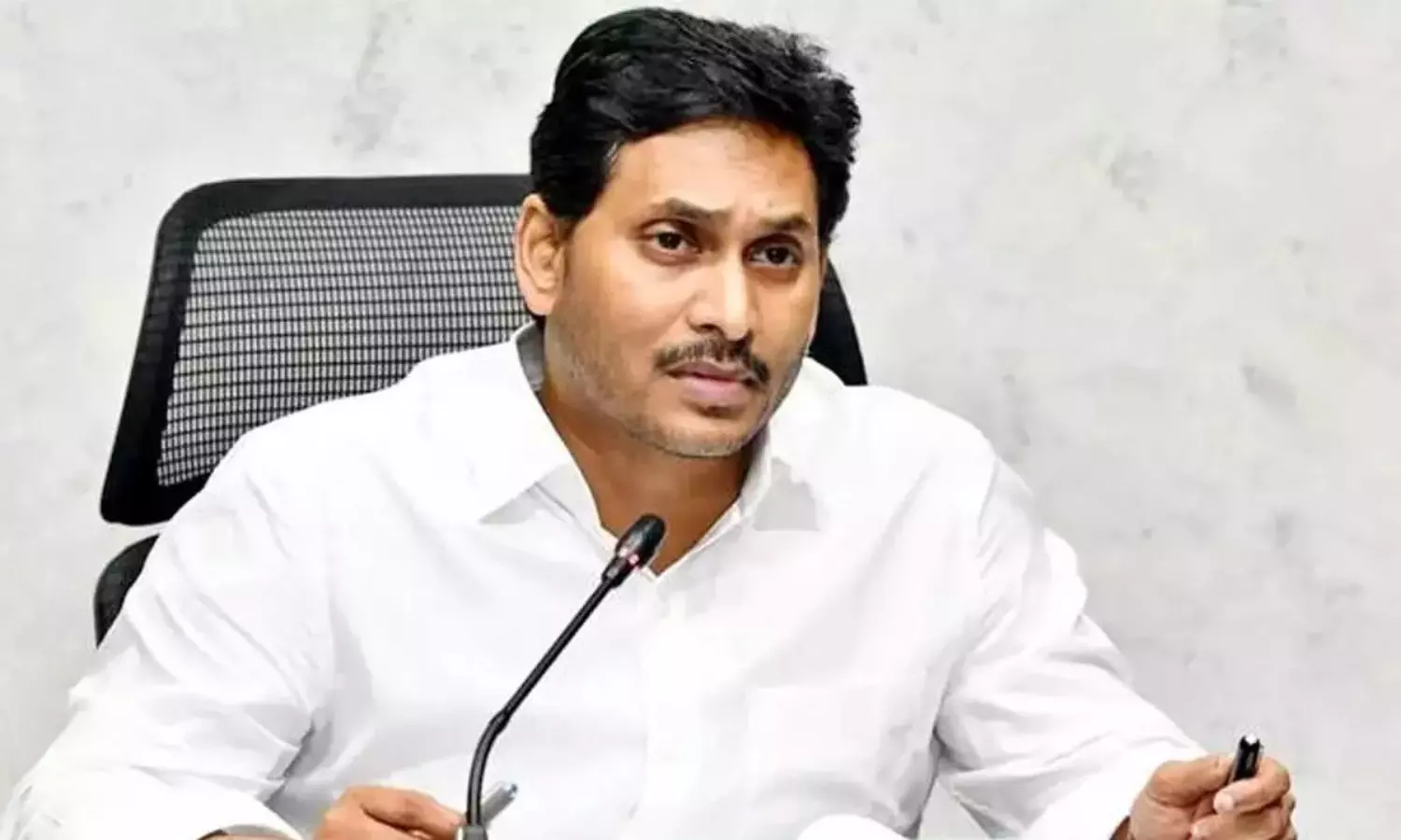 రెండు నెలలు పూర్తి: వైసీపీ ఘరవాపసీ.. ఫలించిందా ..! రెండు నెలలు పూర్తి: వైసీపీ ఘరవాపసీ.. ఫలించిందా ..!