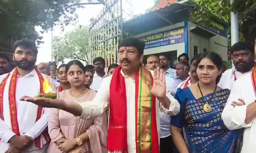 న‌కిలీ లిక్క‌ర్‌:  చేతిలో దీపం పెట్టుకుని `జోగి` ప్ర‌మాణం!