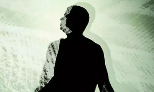 గ‌దిలో ఉరి వేసుకుని క‌నిపించిన న‌టుడు