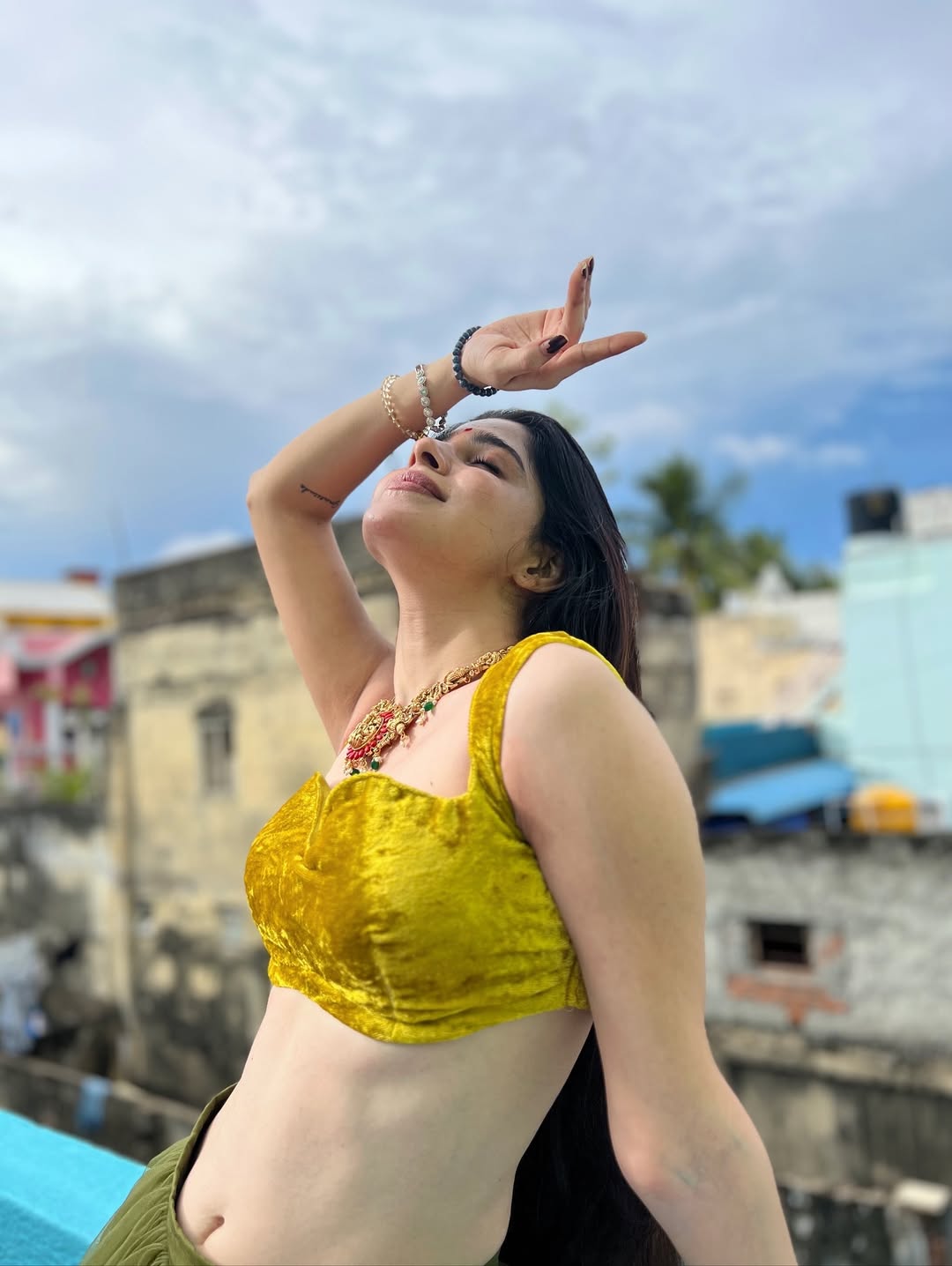 Divya Bharathi Blends Modern Style And Traditional Grace