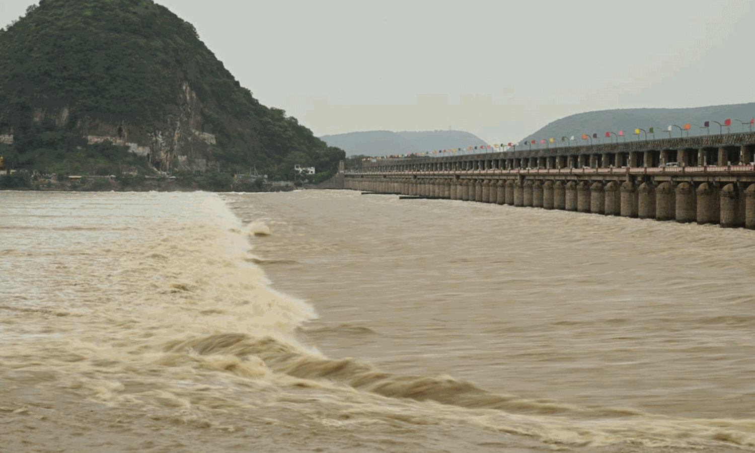 విజయవాడని టెన్షన్ పెడుతున్న అంచనా విజయవాడని టెన్షన్ పెడుతున్న అంచనా