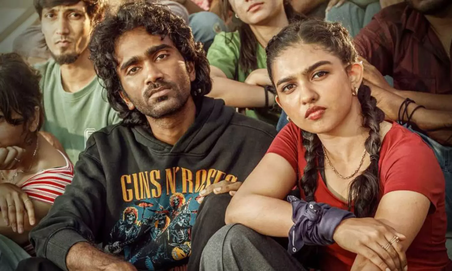 డ్యూడ్ ఓటీటీ డేట్ ఇచ్చేశారు..! డ్యూడ్ ఓటీటీ డేట్ ఇచ్చేశారు..!