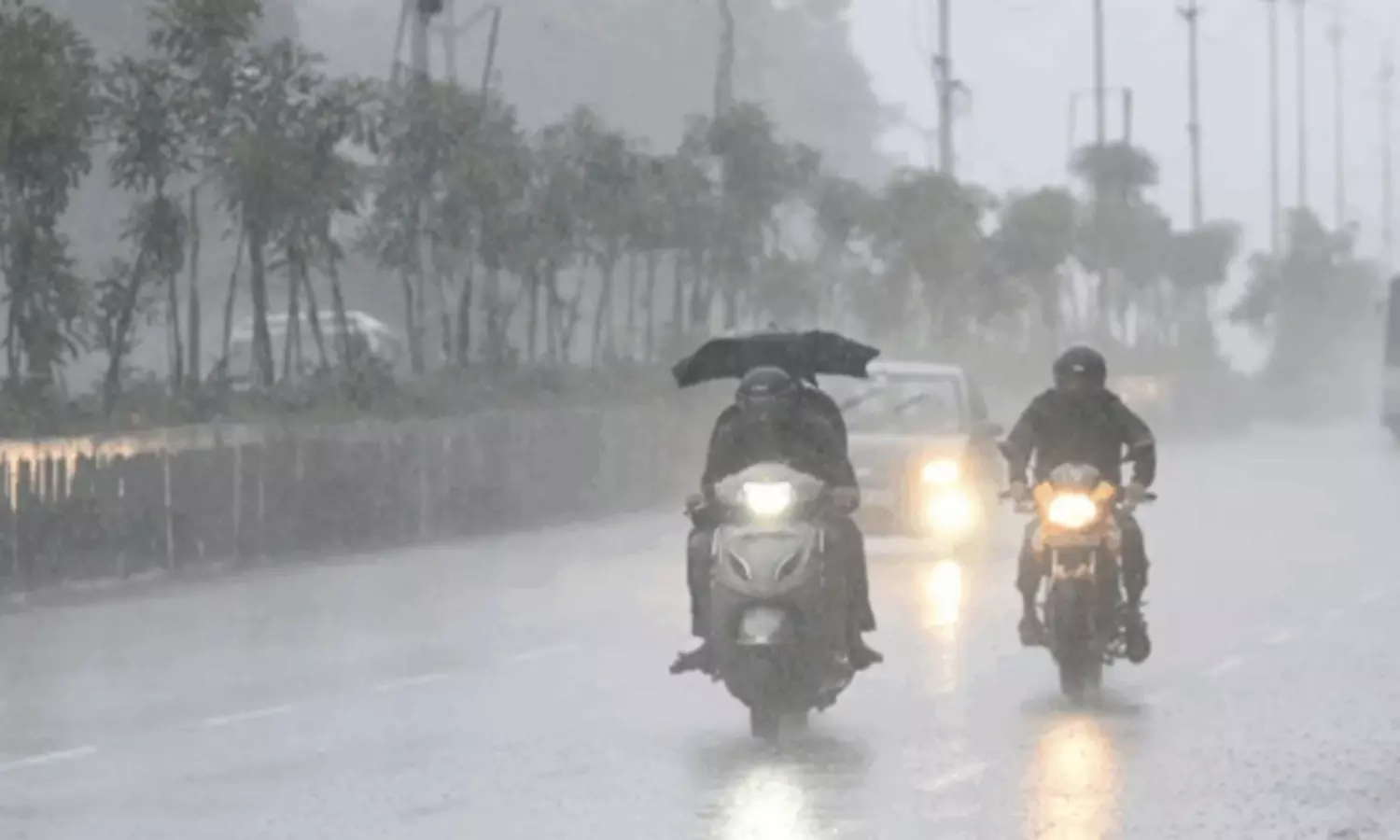 అక్కడ మొంథా విశ్వరూపం అక్కడ మొంథా విశ్వరూపం