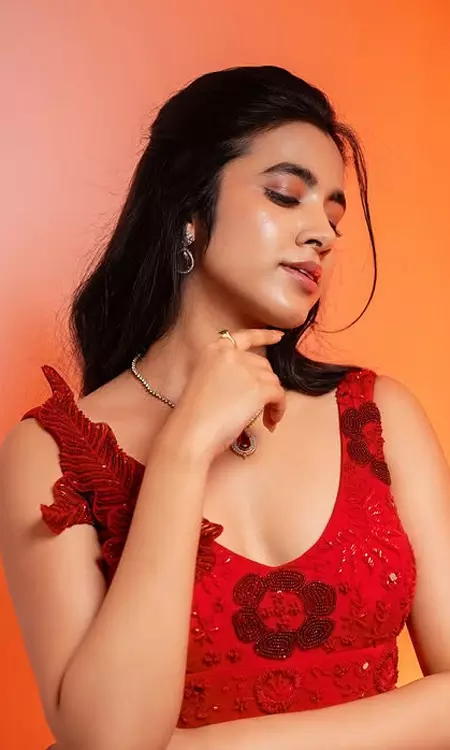 Shivani Nagaram: The Epitome of Grace and Glamour