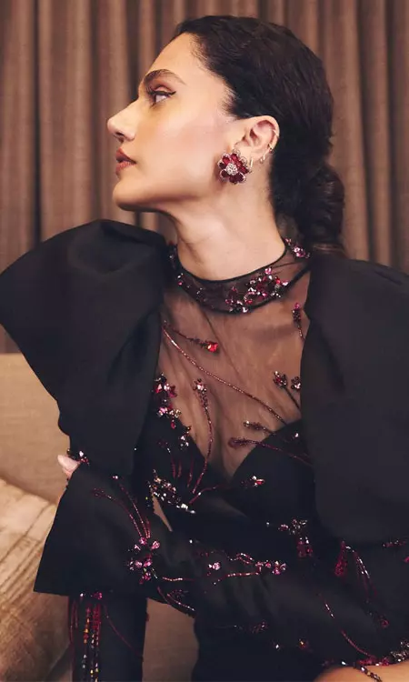 Taapsee Pannu Radiates Chic And Modern Elegance