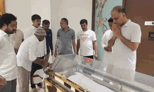 హరీశ్ రావు కుటుంబంలో విషాదం.. తండ్రి  సత్యనారాయణ కన్నుమూత