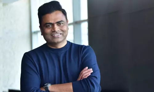 అఖిల్-ధృవ్ వైపు వంశీ చూపా?