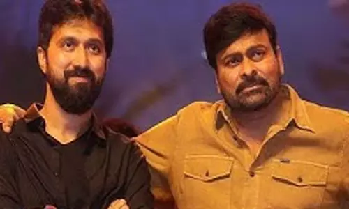 చిరు కోసం బాబి క్రేజీ ప్లాన్.. విలన్ ను బీటౌన్ నుంచి దింపుతున్నాడుగా