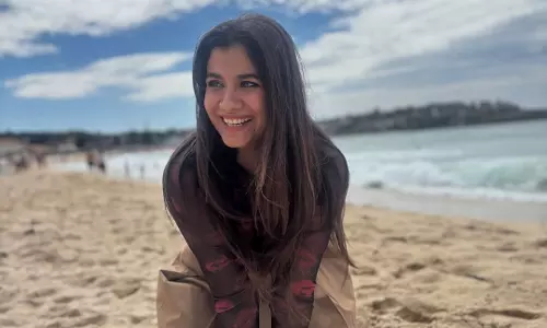 Shreya Dhanwanthary Enjoys Australian Adventure at Bondi