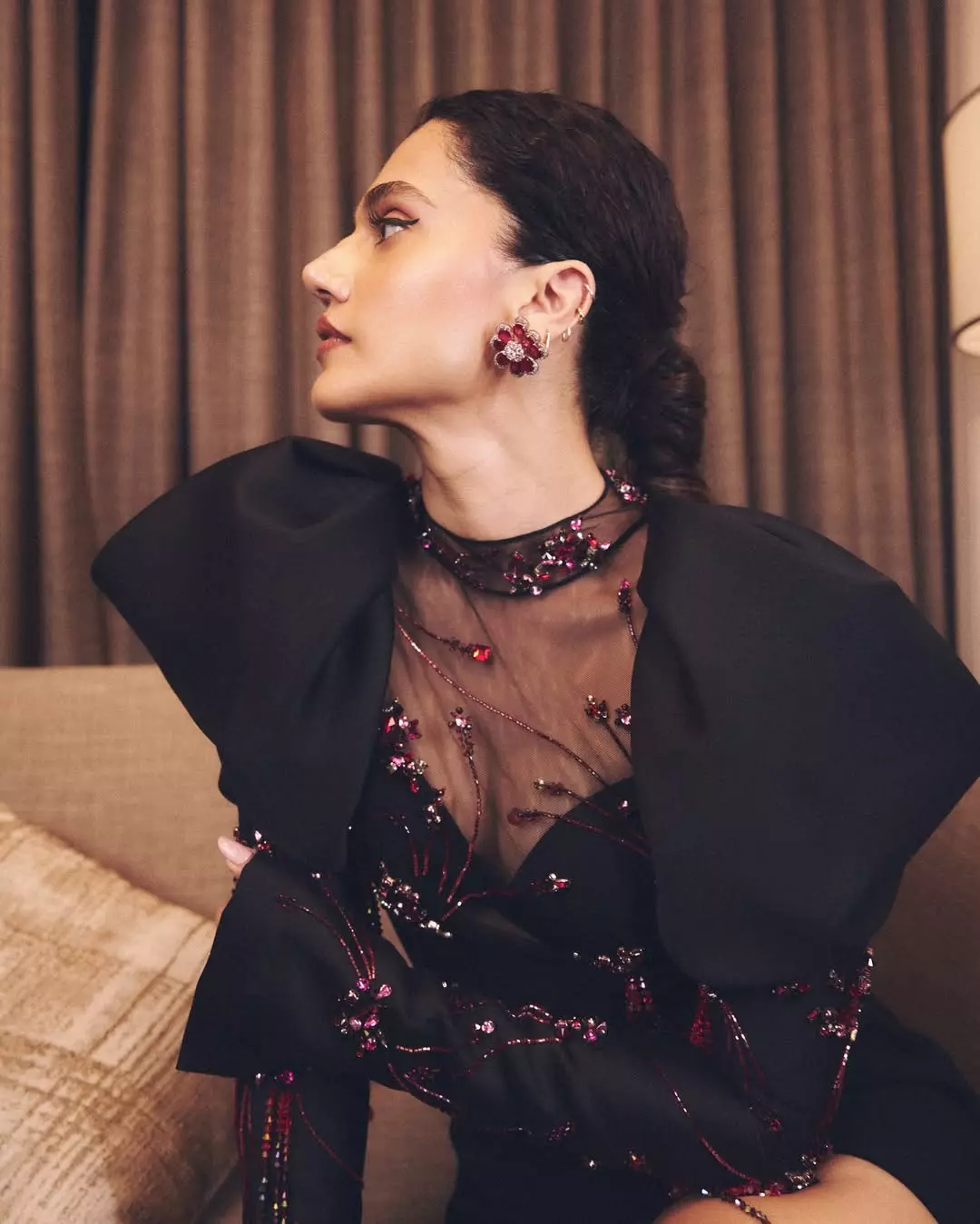 Taapsee Pannu Radiates Chic And Modern Elegance