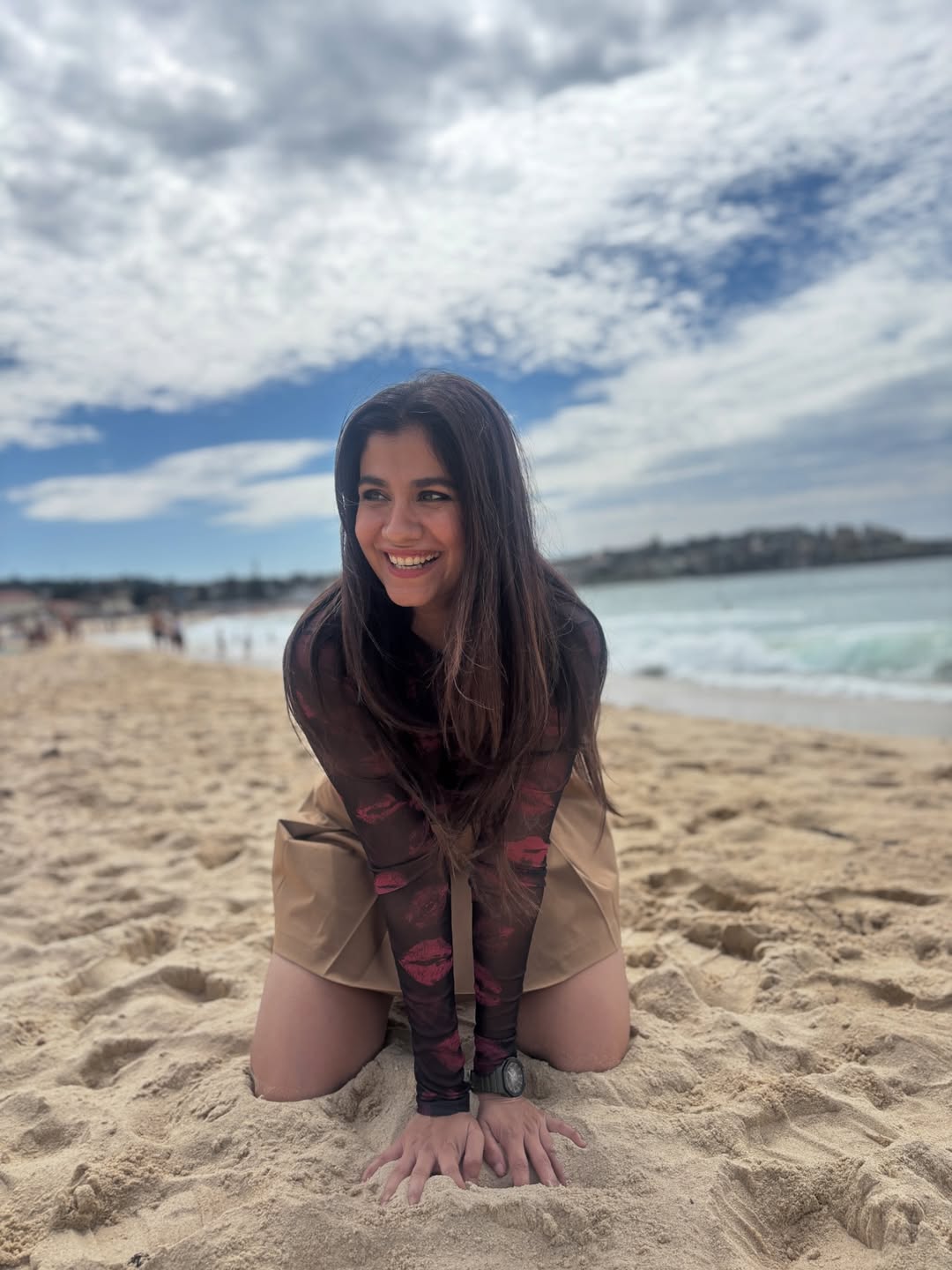 Shreya Dhanwanthary Enjoys Australian Adventure at Bondi