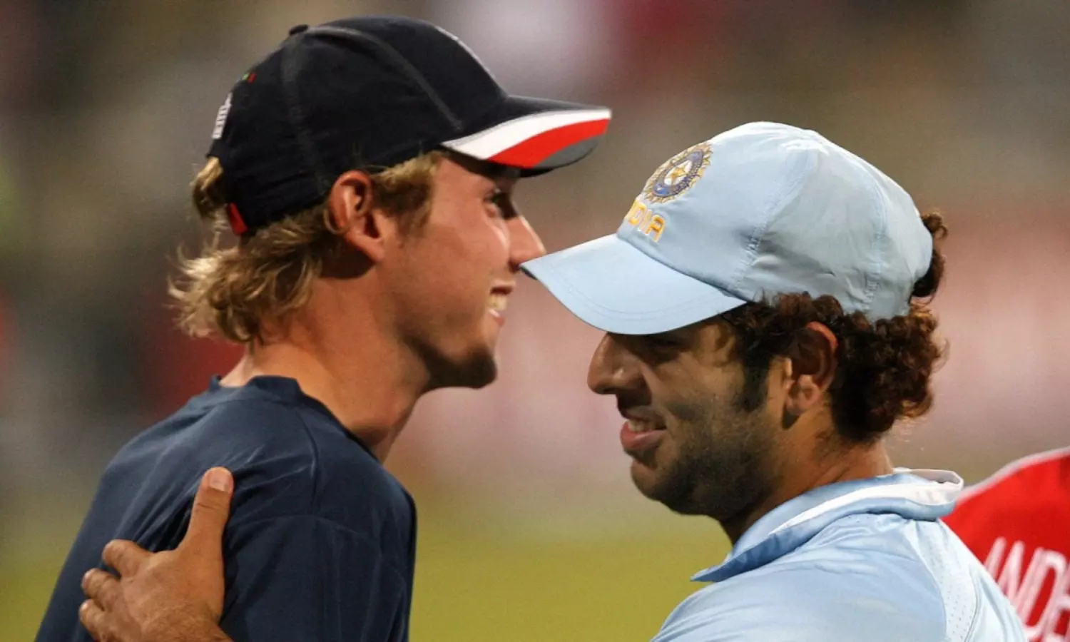 యువరాజ్ సైన్ చేసిన జెర్సీని డస్ట్‌బిన్‌లో పడేసిన స్టువార్ట్ బ్రాడ్: అసలు కథ ఏంటి?