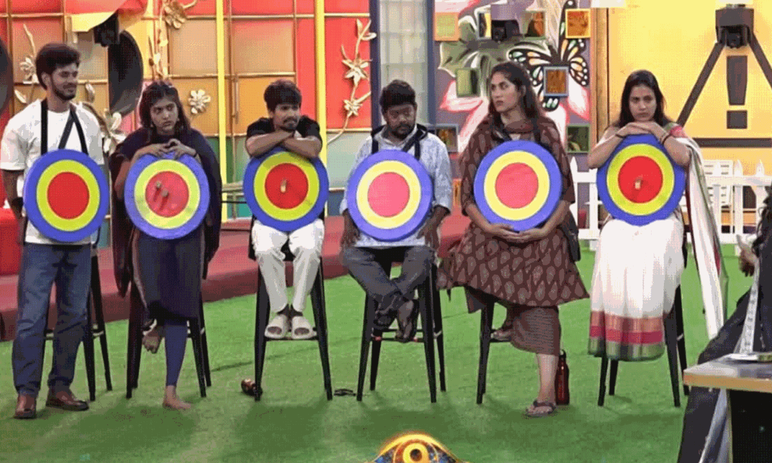 బిగ్ బాస్ గొడవలు.. పర్సనల్ గా వెళ్తున్నాయా..? బిగ్ బాస్ గొడవలు.. పర్సనల్ గా వెళ్తున్నాయా..?