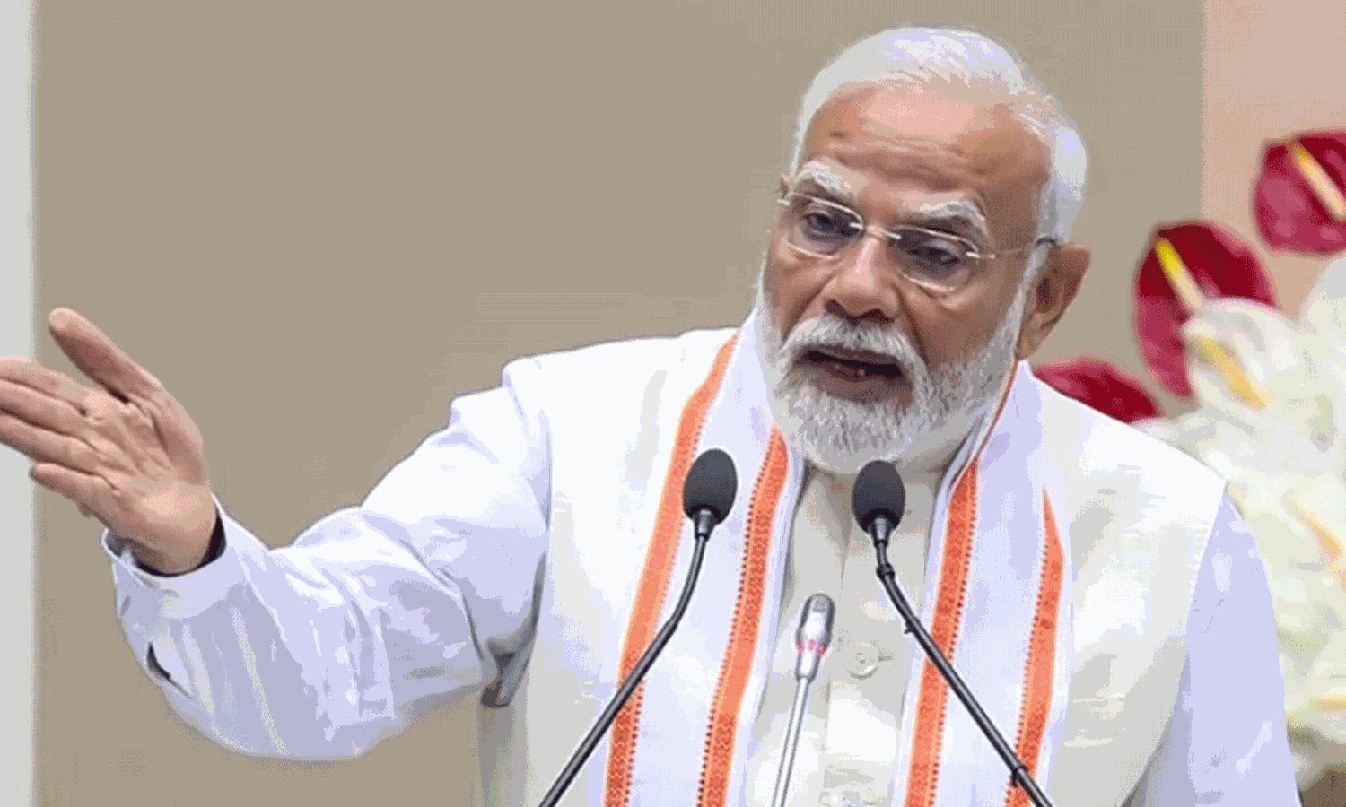 బీహార్ ఎఫెక్ట్: ఉద్యోగులు-రైతులపై మోడీ ప్రేమ! బీహార్ ఎఫెక్ట్: ఉద్యోగులు-రైతులపై మోడీ ప్రేమ!