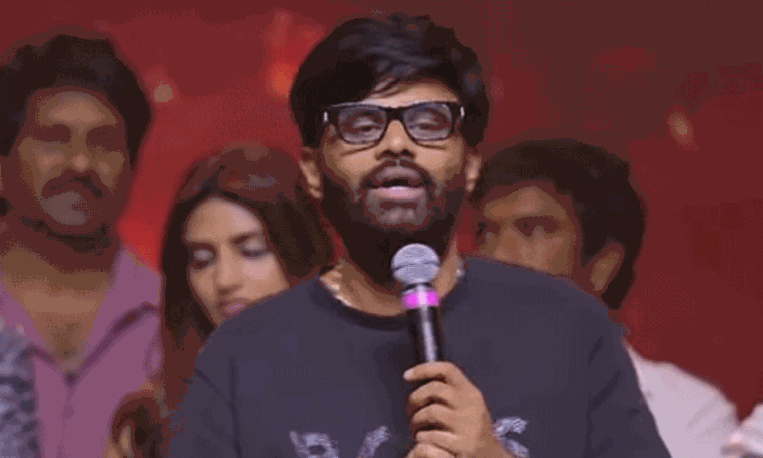 దుబాయ్ రూమర్స్.. నాగవంశీ సీరియస్ గానే! దుబాయ్ రూమర్స్.. నాగవంశీ సీరియస్ గానే!