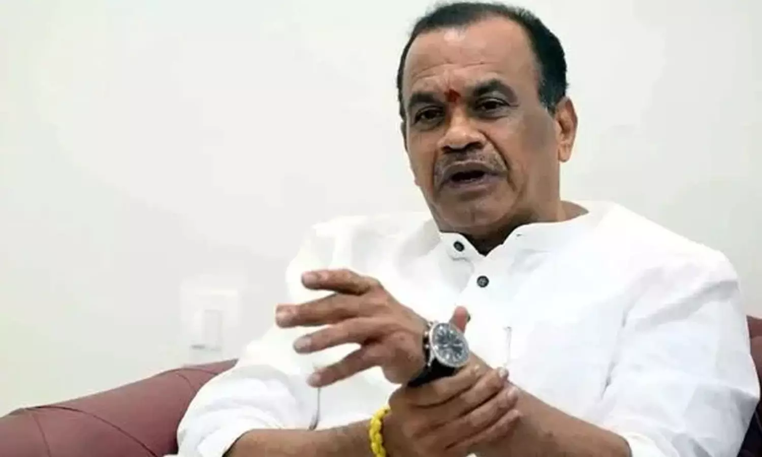 మంత్రి కోమటిరెడ్డి అలిగారా? కాంగ్రెస్లో చర్చ! మంత్రి కోమటిరెడ్డి అలిగారా? కాంగ్రెస్లో చర్చ!