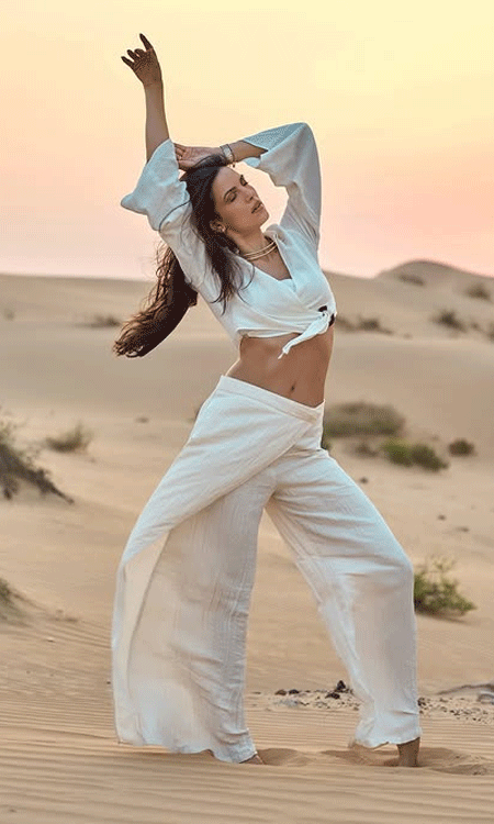 Natasa Stankovics Desert Side Look Captures Amazing