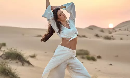 Natasa Stankovics Desert Side Look Captures Amazing