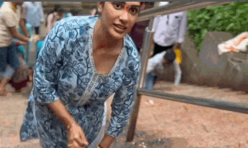 మోకాళ్లపై శ్రీవారి మెట్లెక్కిన ప్రముఖ నటి కూతురు!