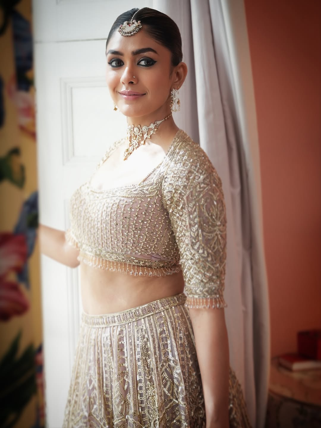 Mrunal Thakur Radiates Timeless Charm on SOS2 Set Mrunal Thakur Radiates Timeless Charm on SOS2 Set