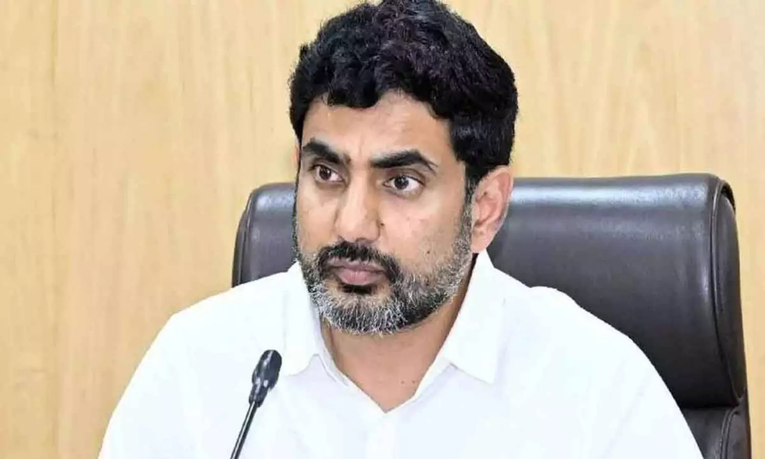 వార్నీ మరెవరూ దొరకలేదా.. ఏకంగా మంత్రి లోకేశ్ కే ఝలక్ ఇస్తారా!