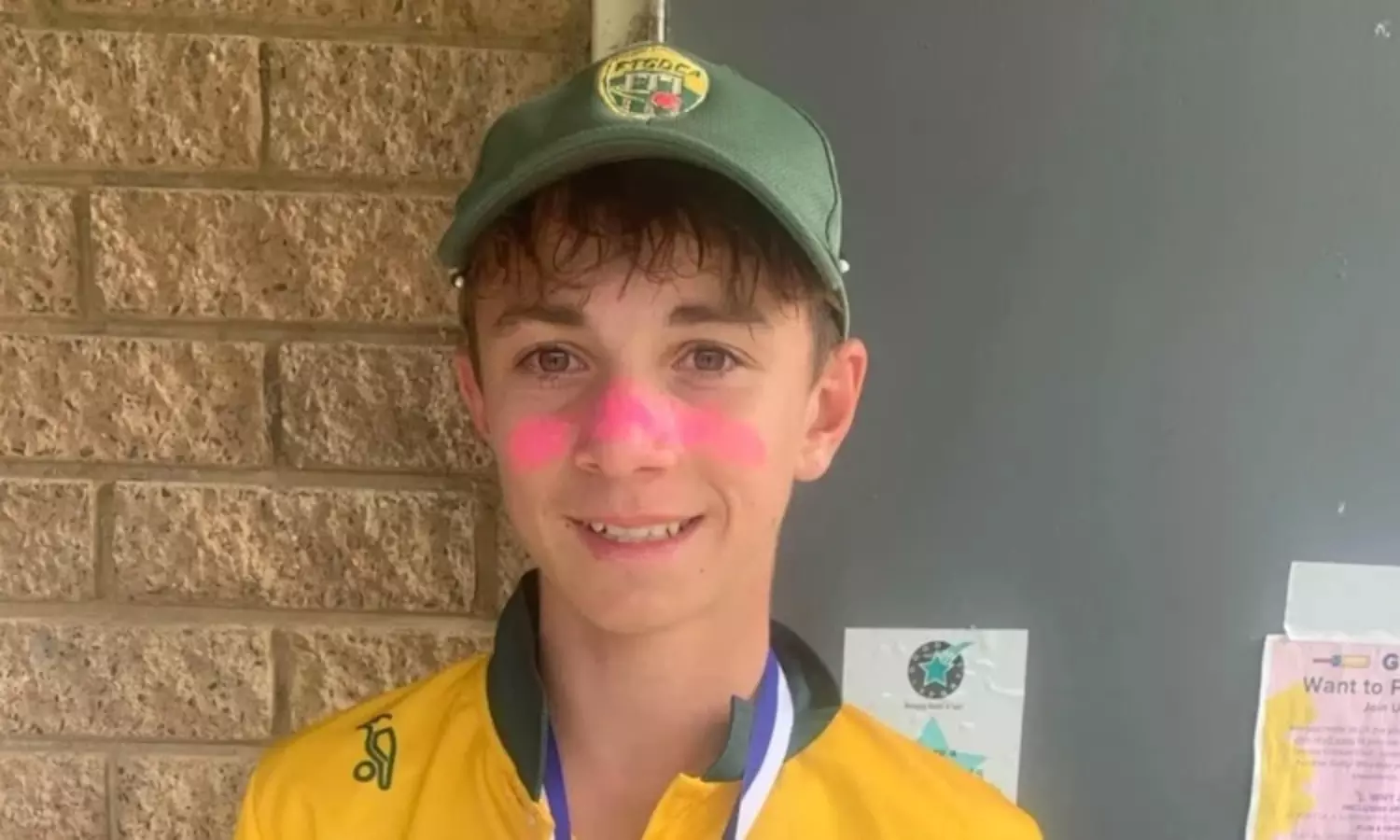 మ్యాచ్ లో బంతి మెడకు తగిలి.. మరో యువ క్రికెటర్ దుర్మరణం మ్యాచ్ లో బంతి మెడకు తగిలి.. మరో యువ క్రికెటర్ దుర్మరణం