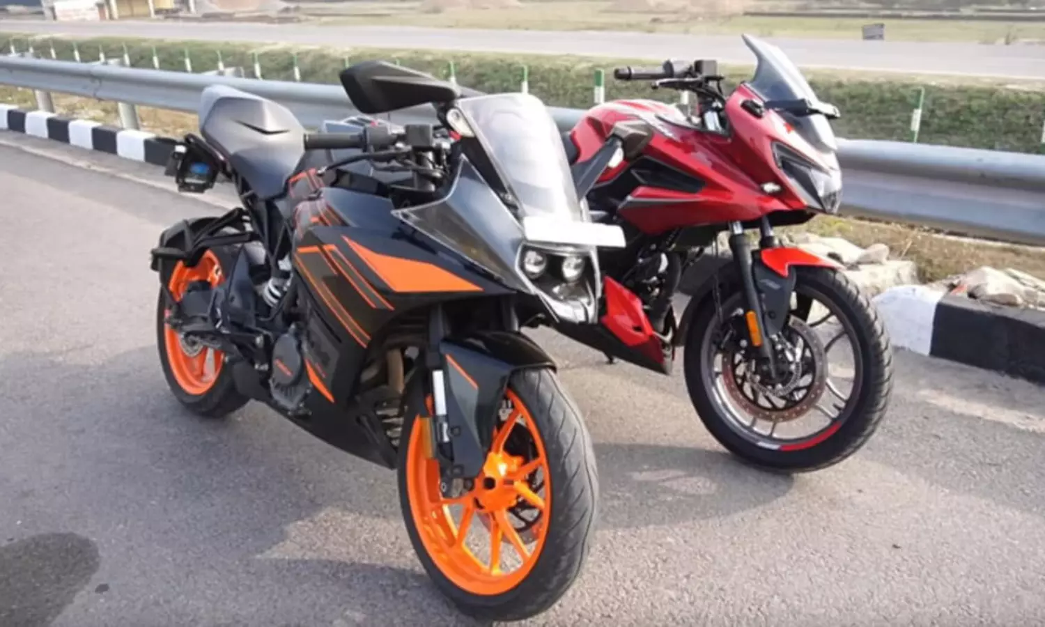 మీకు పల్సర్, కేటీఎం బైక్స్ ఉన్నాయా? అయితే ఇది తప్పక చదవండి