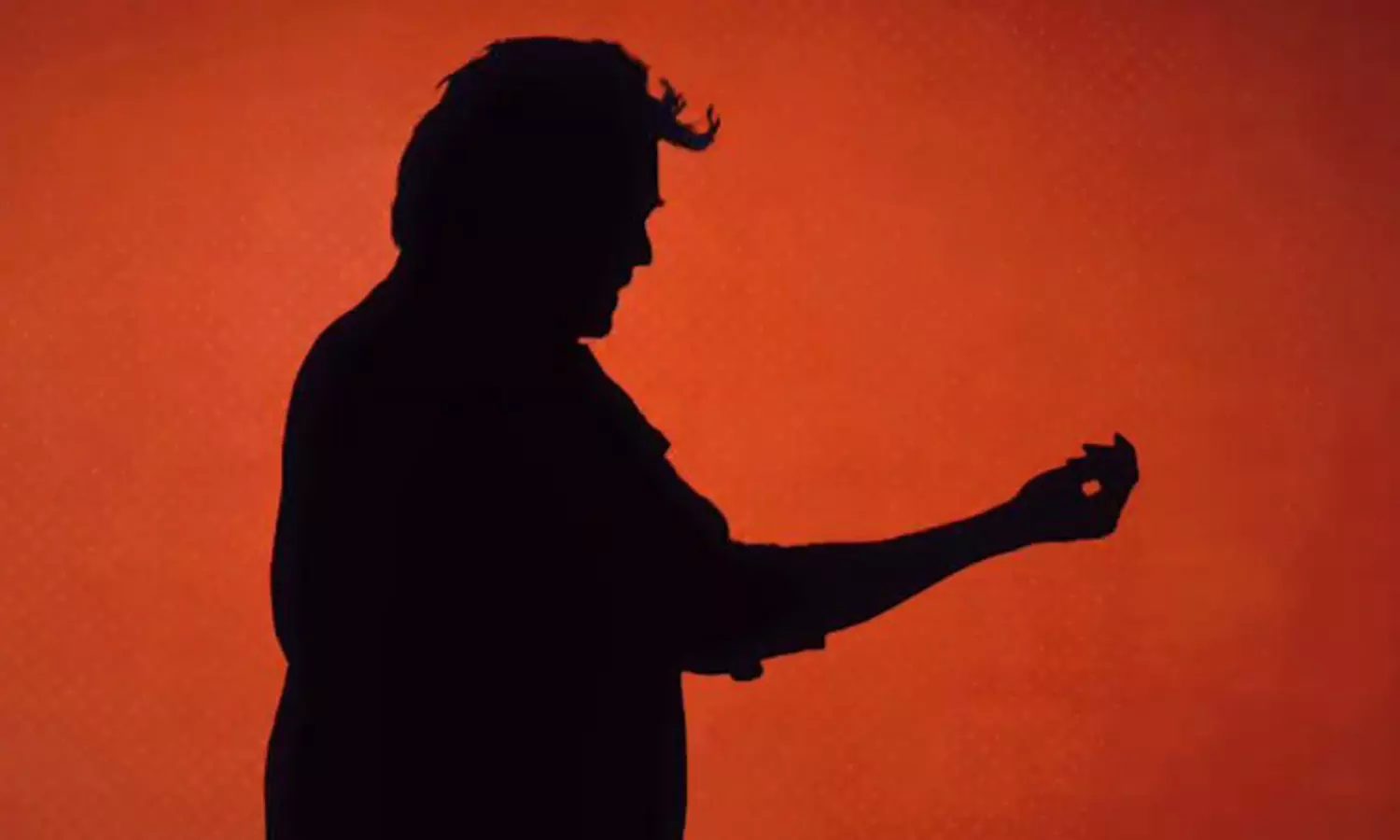 సంక్రాంతి ఫైట్ నుంచి ఒకరు ఔట్.. పర్ఫెక్ట్ స్ట్రాటజీ! సంక్రాంతి ఫైట్ నుంచి ఒకరు ఔట్.. పర్ఫెక్ట్ స్ట్రాటజీ!