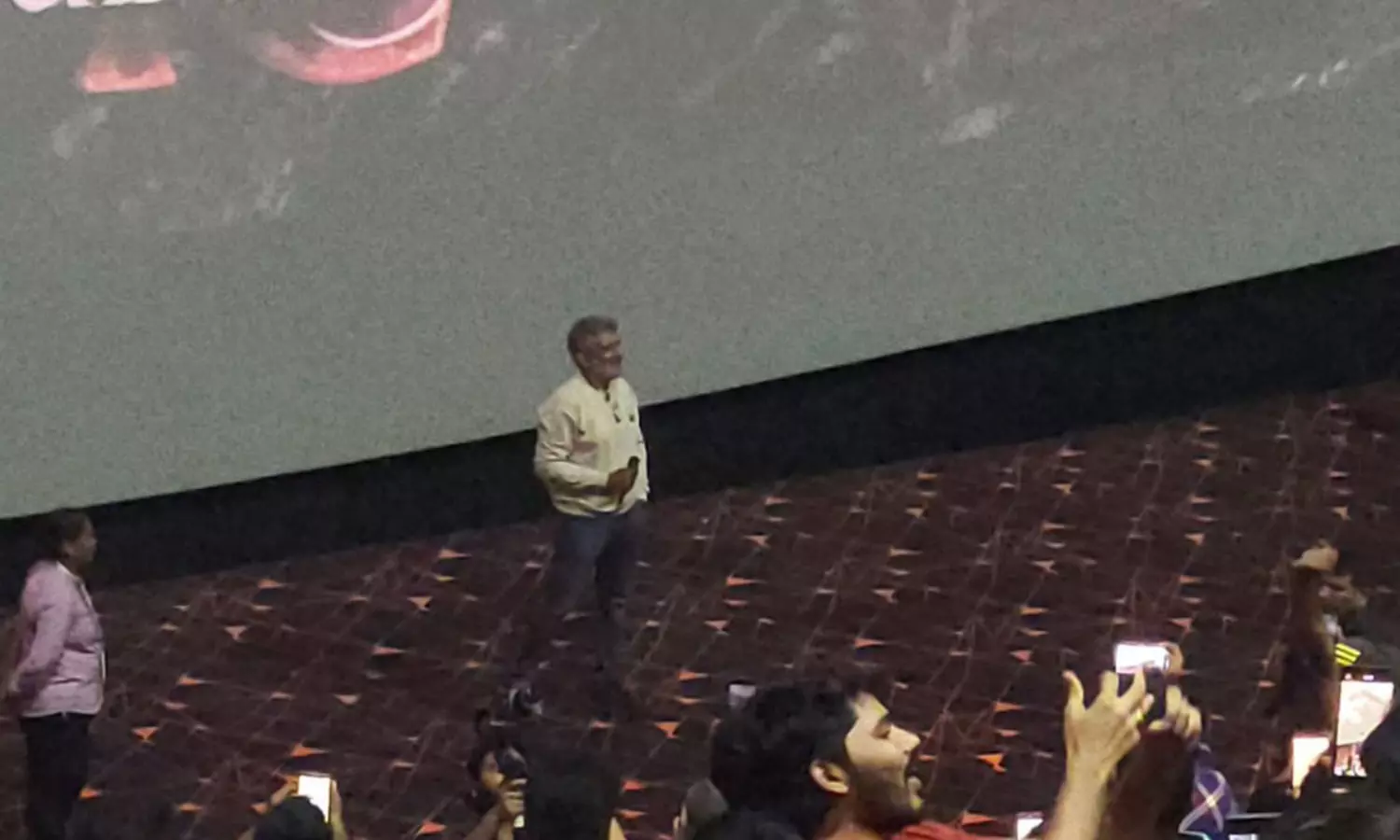 ప్రివ్యూ థియేట‌ర్‌లో జ‌క్క‌న్న ర‌చ్చ ర‌చ్చ‌