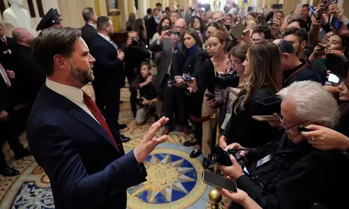 నీ ఇష్టమొచ్చినట్టు నడవదు అమెరికా.. ట్రంప్ కు షాకిచ్చిన సెనెట్