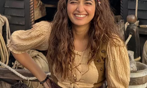 Ashika Ranganath Dazzles in Her Rustic Pirate-Inspired Look Ashika Ranganath Dazzles in Her Rustic Pirate-Inspired Look