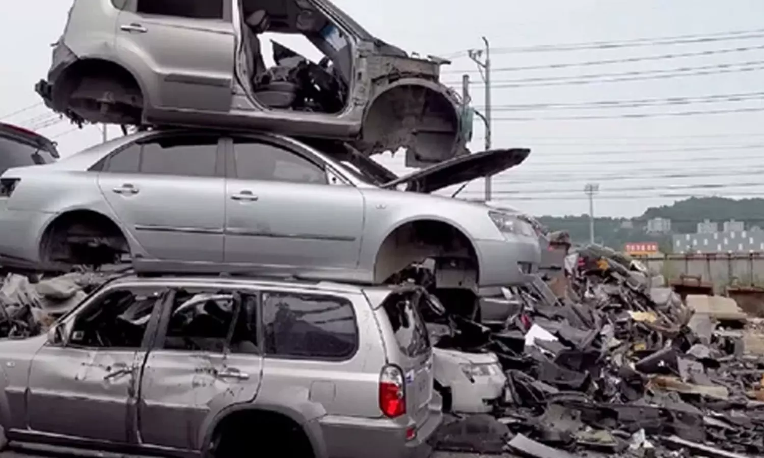 కేబినెట్ నిర్ణయం.. తుక్కుగా కార్ల విక్రయం.. కిలో రూ.45!