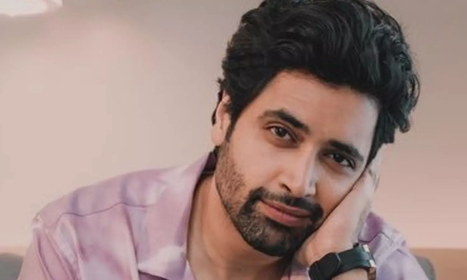 ట్రంప్ ట్వీట్ ని పబ్లిసిటీకి వాడిన అడివి శేష్..!