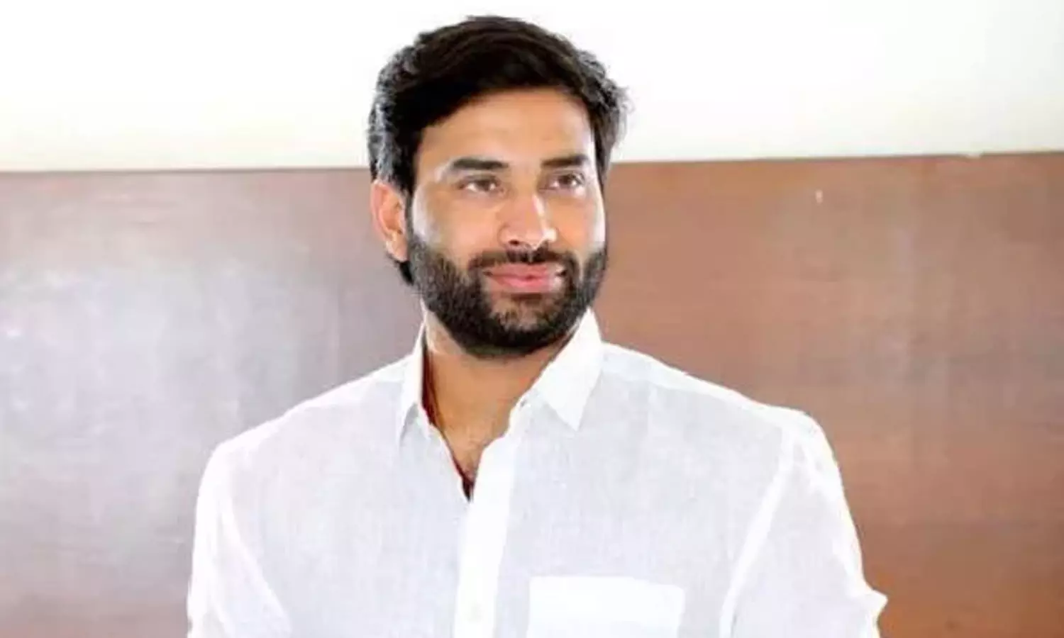 తూర్పున మెరుస్తున్న యువ తార.. ఇంకా కష్టపడాల్సిందే.. ! తూర్పున మెరుస్తున్న యువ తార.. ఇంకా కష్టపడాల్సిందే.. !