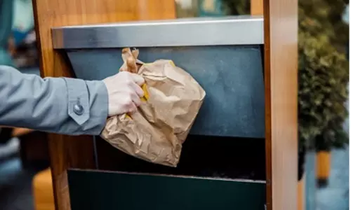 చెత్త బుట్టలో కోట్ల సంపద.. చూసి తన్నుకుంటున్న వారసుల కథ