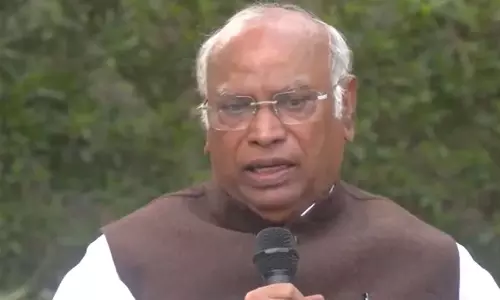 కాంగ్రెస్ వర్సెస్ బీజేపీ : ఆర్ఎస్ఎస్ ని నిషేధించాల్సిందే !