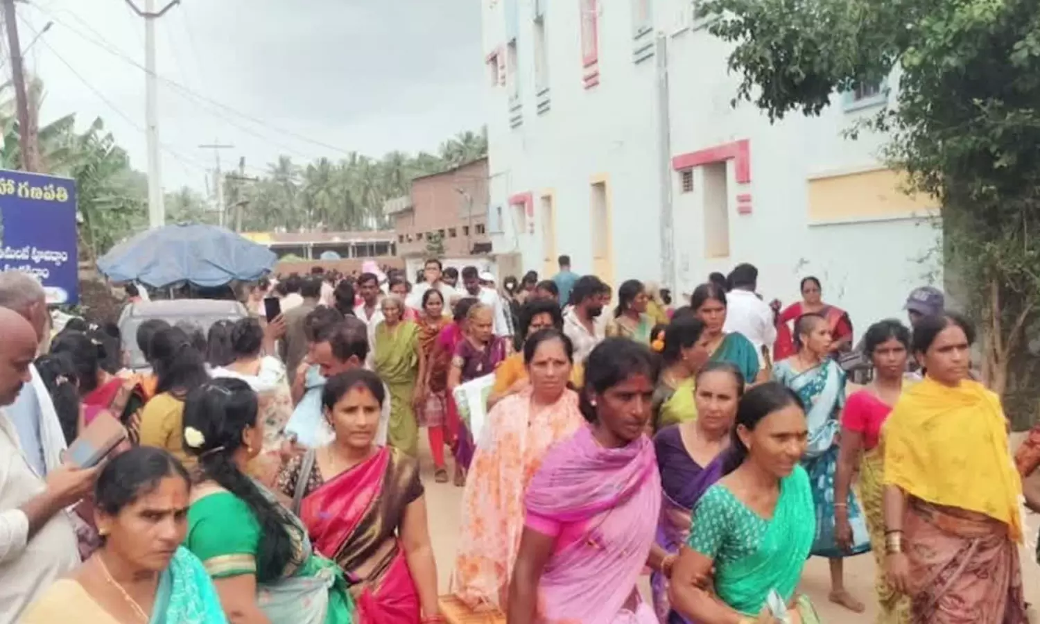 దర్శన సామర్థ్యం 3 వేలు.. వచ్చింది 25 వేలు!