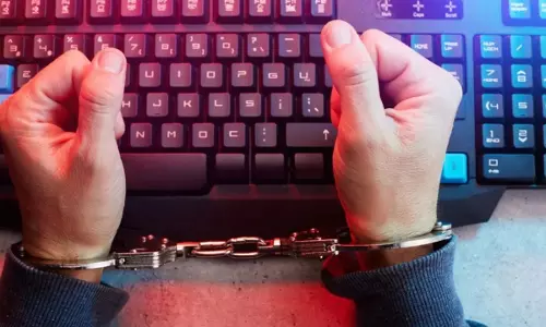 న్యాయవాదికి తప్పని డిజిటల్ అరెస్ట్.. ఏకంగా అరకోటికి పైగా..