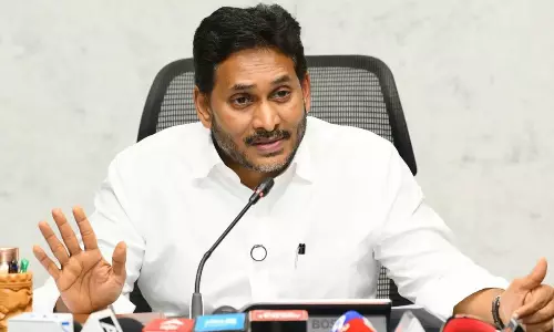 పొలిటికల్ స్క్రీన్ మీద జగన్ ప్రెజెన్స్ ఎంత ?