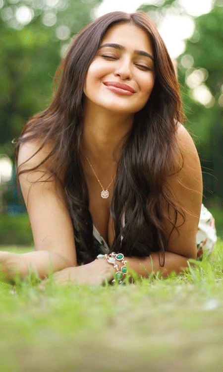 Prakriti Pavani  The Queen Of Calm Elegance