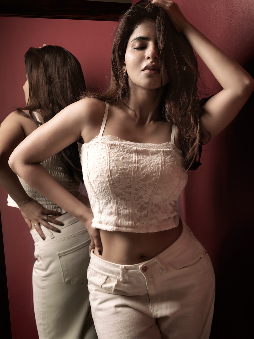 Iswarya Menon Radiates Elegance in Her Latest Instagram Photoshoot