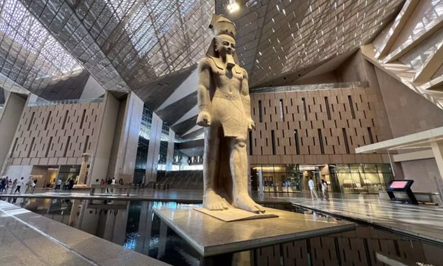 8,320 కోట్లతో అతిపెద్ద మ్యూజియం.. ఎక్కడ? ప్రత్యేకతలు ఏంటో తెలుసా? 8,320 కోట్లతో అతిపెద్ద మ్యూజియం.. ఎక్కడ? ప్రత్యేకతలు ఏంటో తెలుసా?