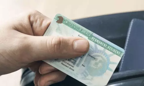 అమెరికా ప్రవేశ ఫీజుపై గందరగోళం: గ్రీన్ కార్డ్ హోల్డర్లలో తీవ్ర ఆందోళన!