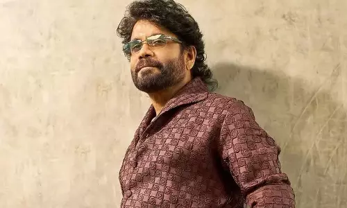 ముగ్గురు భామ‌ల‌తో సీనియ‌ర్ హీరో రొమాన్స్