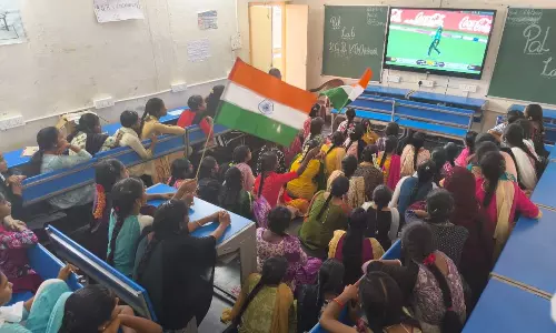 ఆంధ్రప్రదేశ్ లో క్రికెట్ ఫీవర్ ఏ రేంజ్ లో ఉందంటే... పిక్స్ వైరల్! ఆంధ్రప్రదేశ్ లో క్రికెట్ ఫీవర్ ఏ రేంజ్ లో ఉందంటే... పిక్స్ వైరల్!