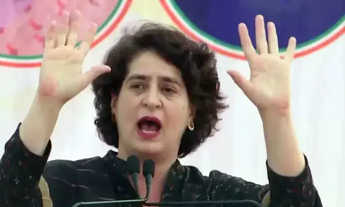 ఎంతసేపూ నెహ్రూ...ఇందిరా గురించేనా...పాయింటే మరి !