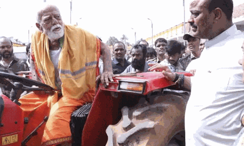 కాశీబుగ్గ విషాదం.. 95 ఏళ్ల వృద్ధ భక్తుడి స్టోరీ తెలుసుకోవాల్సిందే..