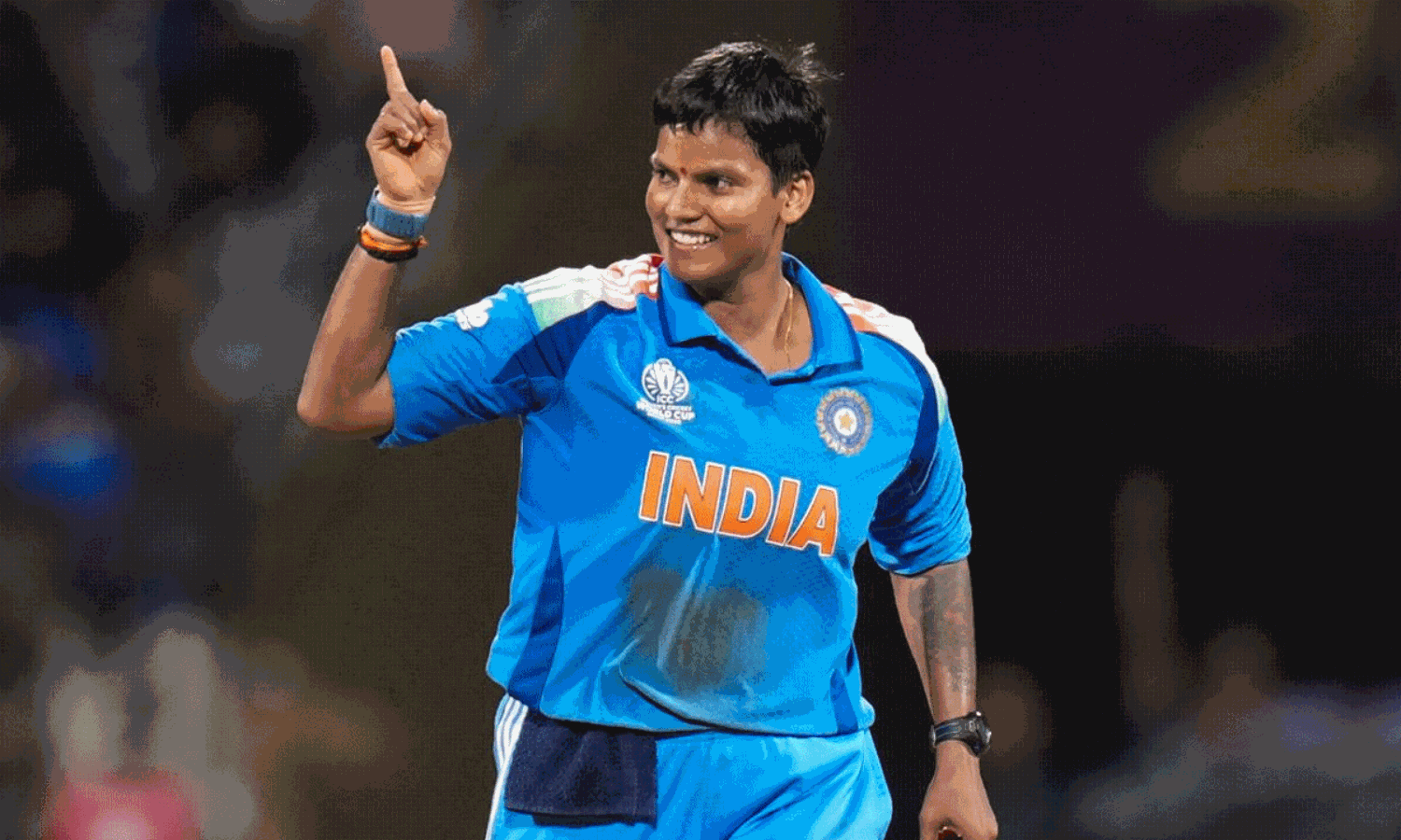 మ‌హిళా క్రికెట్ ఆల్ రౌండ్ వండ‌ర్ దీప్తిశ‌ర్మ‌... ప్లేయ‌ర్ ఆఫ్ ద టోర్నీ